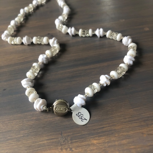 Miriam Haskell Vintage White Plastic & Clear Glass - Picture 4 of 5